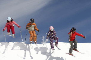 Kinder können auch Skifahren